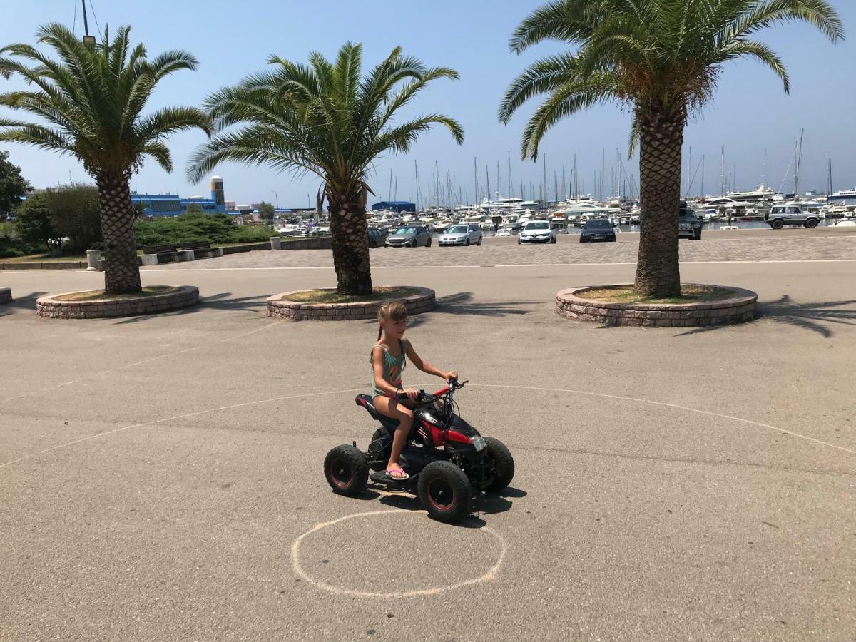 באר Villa Grand מראה חיצוני תמונה