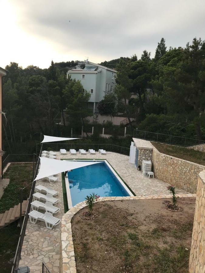 באר Villa Grand מראה חיצוני תמונה